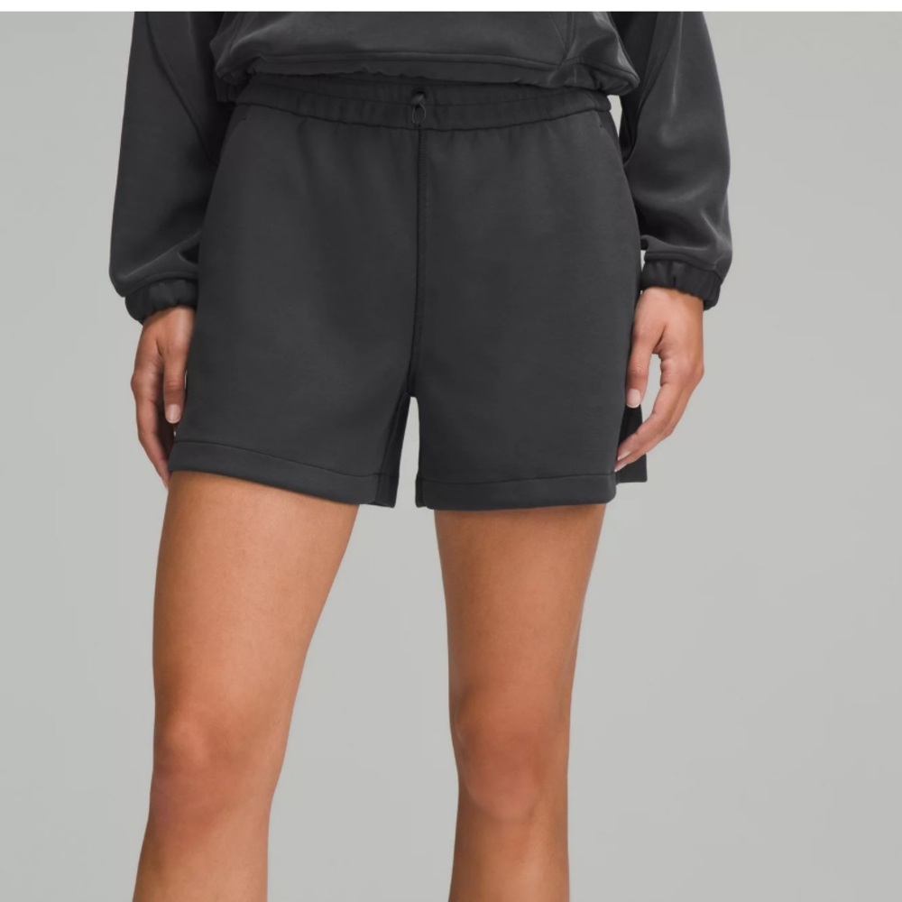 lululemon high rise 4” softstreme shorts